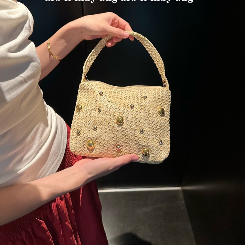 Triangular Woven Straw Clutch  - Women'S Raffia Bags recension och pris